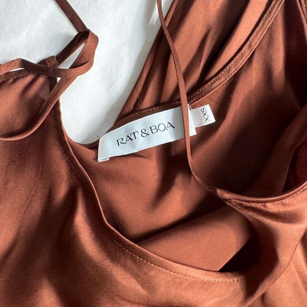 Rat and boa aizza dress - Picture 4 of 5